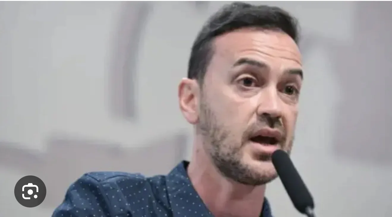JORNALISTA PORTUGUÊS FAZ CAMPANHA POR EXPULSÃO DE LUANA PIOVANI DE PORTUGAL