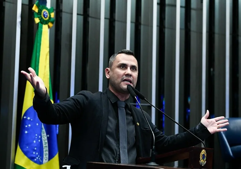 CLEITINHO LIDERA ABSOLUTO EM MINAS GERAIS
