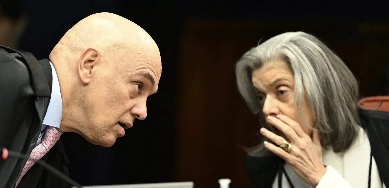 Ministra Cármen Lúcia durante sessão de julgamento no plenário do Supremo Tribunal Federal.