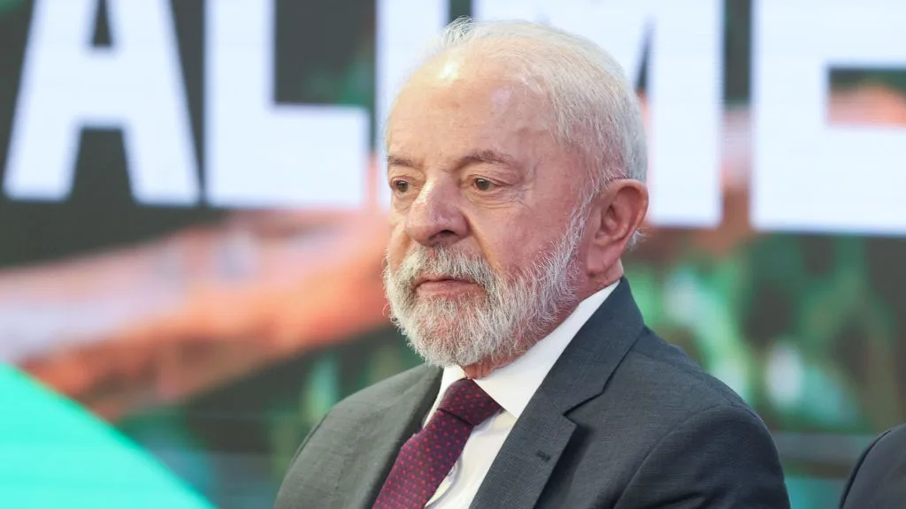 Encontro entre o presidente Lula e Donald Trump em Washington para tratar de tarifas comerciais.