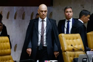 Ministro Alexandre de Moraes durante sessão no plenário do Supremo Tribunal Federal.
