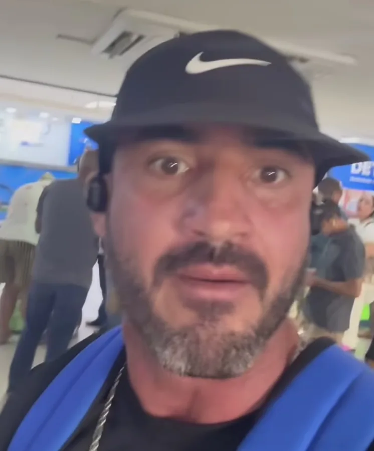 HOMEM SE REVOLTA DIANTE DE FILA PRA TIRAR TÍTULO DE ELEITOR