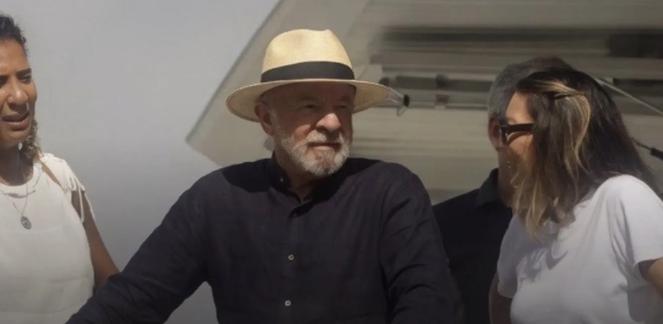 Presidente Lula em evento oficial sobre clima e meio ambiente no Brasil.