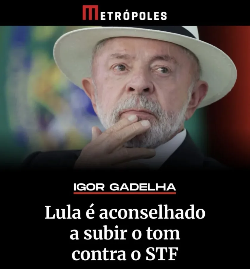 Presidente Lula com semblante sério em evento oficial no Palácio do Planalto.