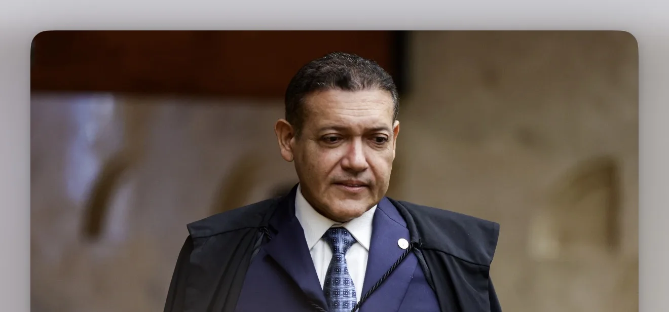 Ministro Kássio Nunes Marques em sessão no plenário do Tribunal Superior Eleitoral.