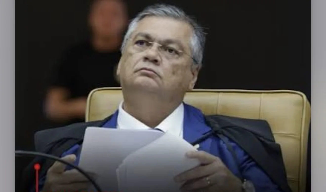 Ministro Flávio Dino durante sessão no Supremo Tribunal Federal para tratar de emendas parlamentares.