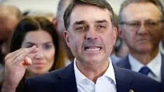 Senador Flavio Bolsonaro troca coordenacao de comunicacao de sua campanha.