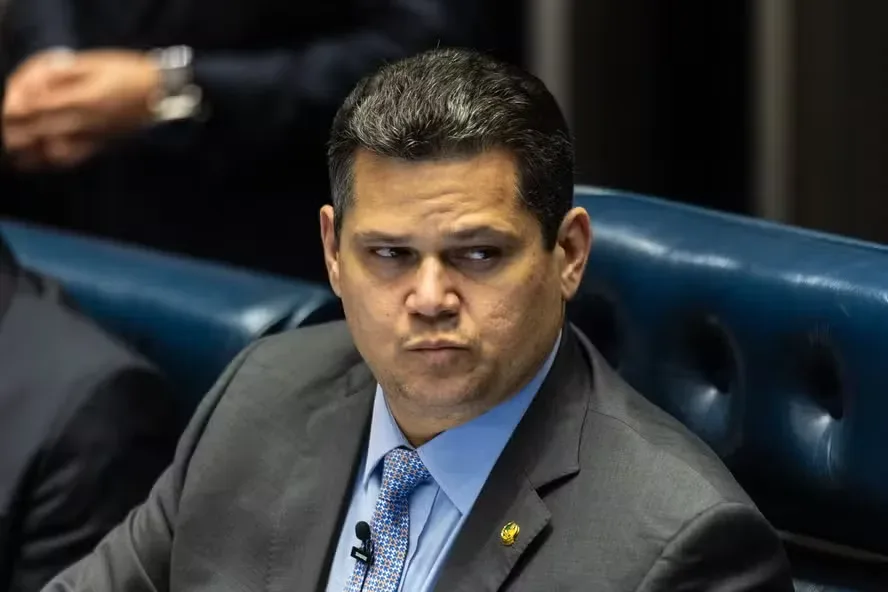 Davi Alcolumbre presidente Senado Congresso Nacional bloqueio CPMI Banco Master