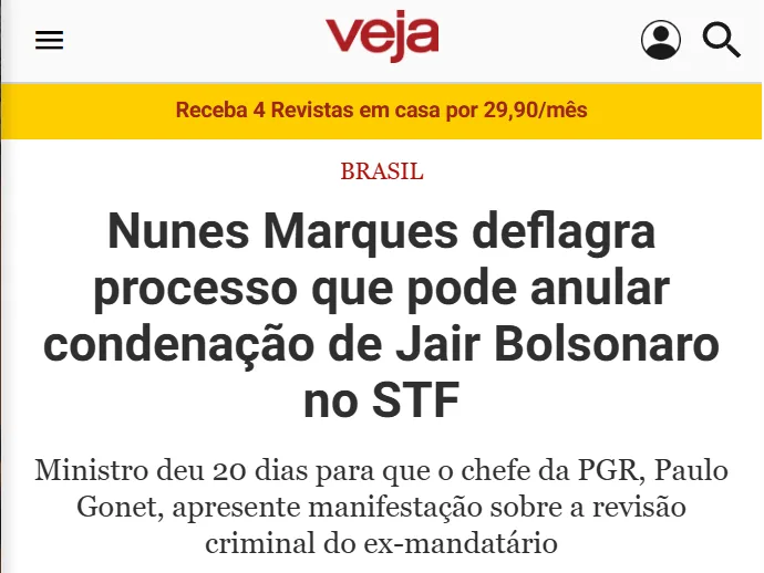 O ex-presidente Jair Bolsonaro olha para frente em imagem oficial com foco fechado.