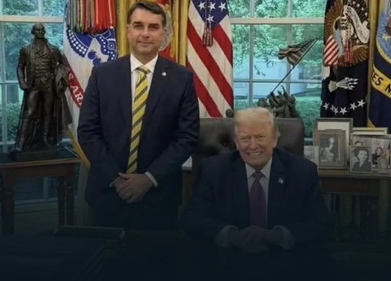 Flávio Bolsonaro e Donald Trump em encontro nos EUA