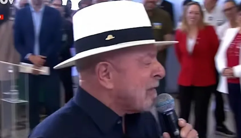 O presidente Luiz Inácio Lula da Silva durante discurso oficial em Catalão, Goiás.