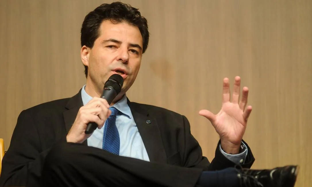 Print de texto de Adolfo Sachida com reflexões sobre as pautas da direita e da esquerda.