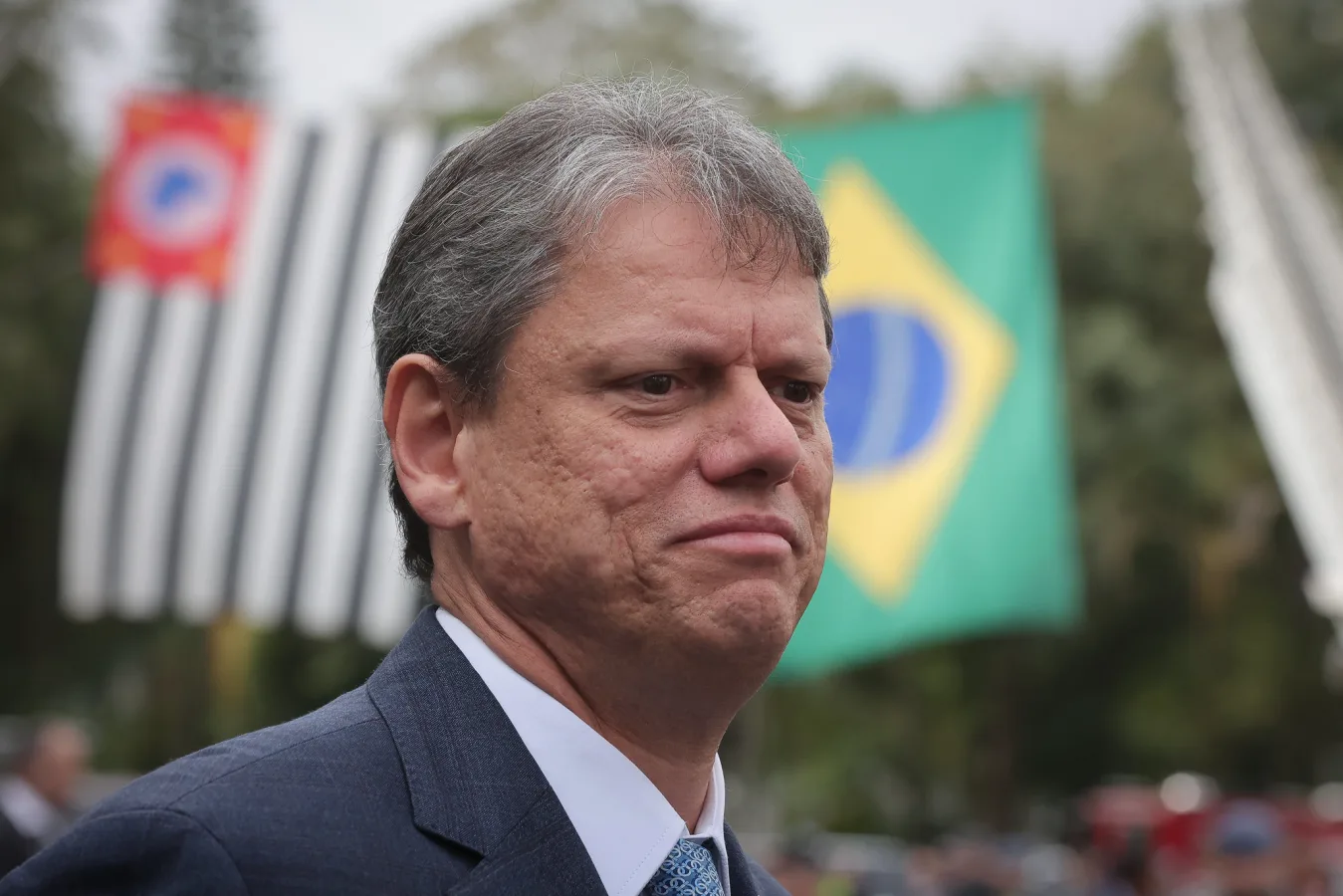 Tarcísio de Freitas em ação humanitária para Venezuela
