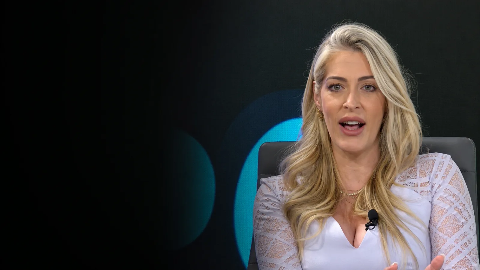 Fabiana Barroso comenta sobre Justiça Eleitoral e observadores internacionais