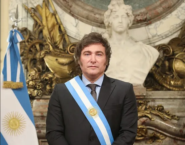 Presidente argentino Javier Milei durante cerimônia oficial na Argentina