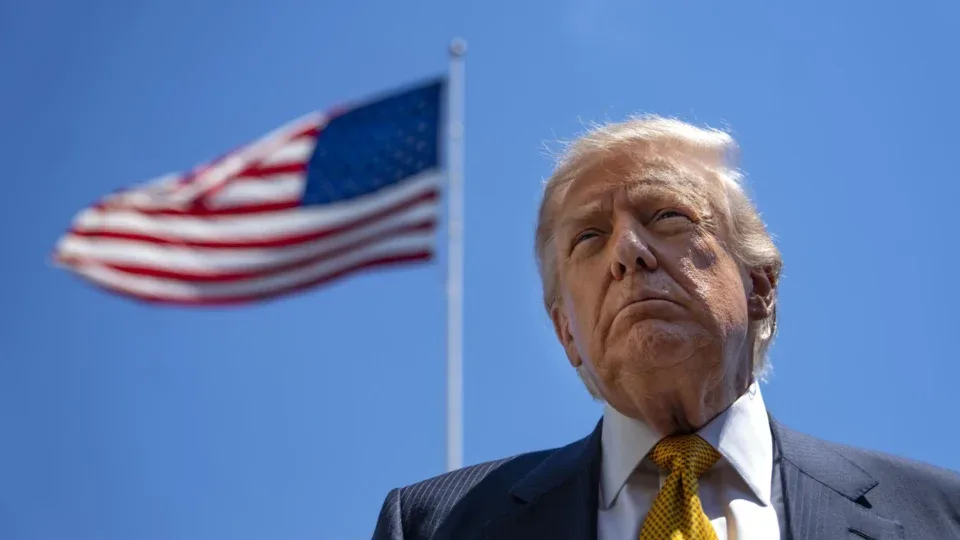 Donald Trump durante anúncio de medidas do governo dos Estados Unidos