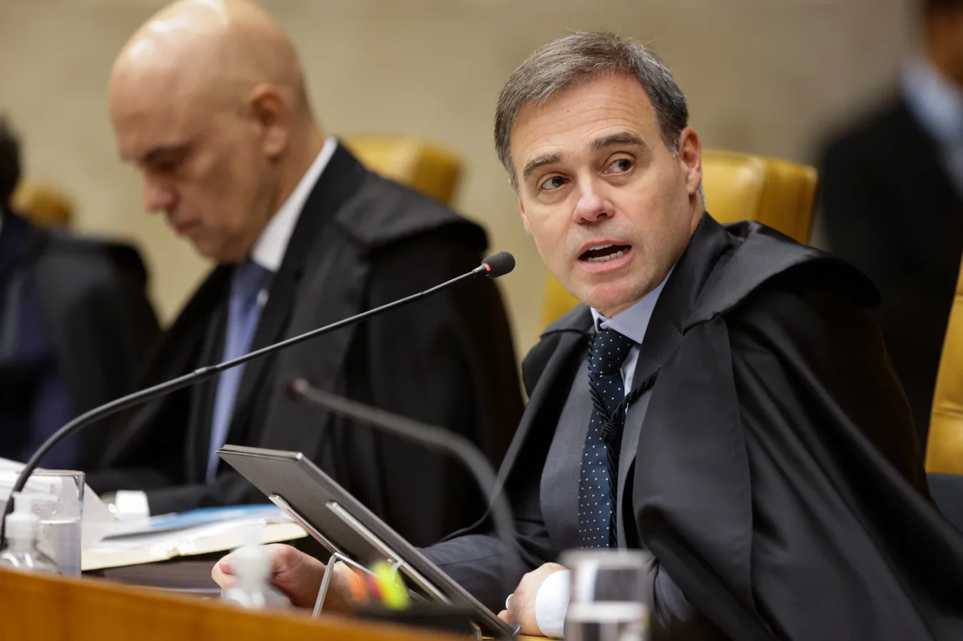 Ministro André Mendonça durante sessão do Supremo Tribunal Federal