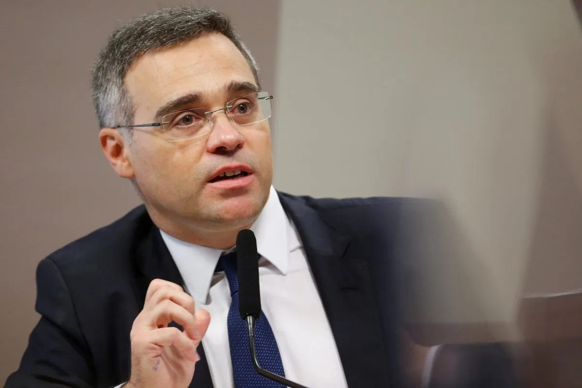 Ministro André Mendonça durante pronunciamento sobre investigação no Supremo Tribunal Federal
