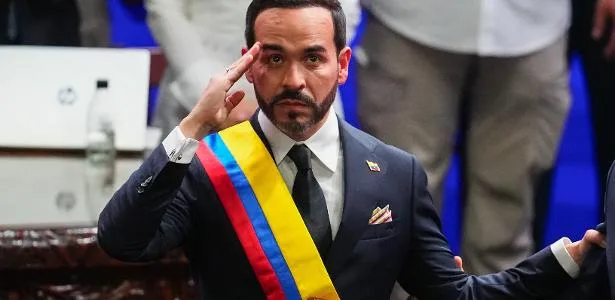 Abelardo de la Espriella, presidente da Colômbia, durante pronunciamento