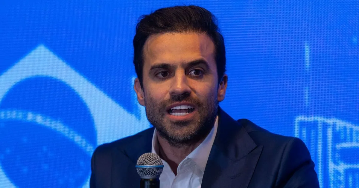 Pablo Marçal durante ato político; empresário ainda aguarda decisão sobre o registro presidencial