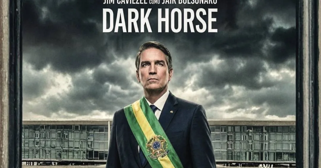 Cena promocional do filme Dark Horse, sobre a trajetória de Jair Bolsonaro