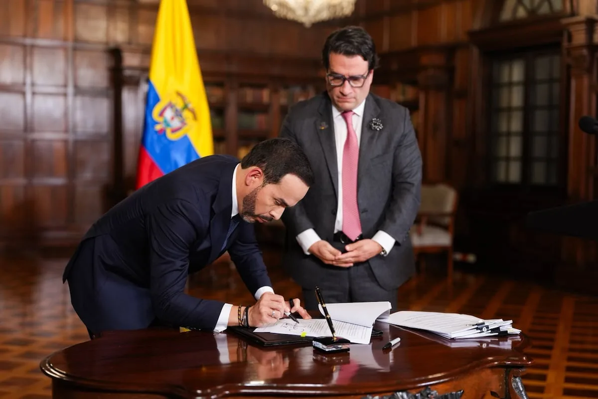 Presidente Abelardo de la Espriella anuncia extradições ao lado do ministro da Justiça da Colômbia