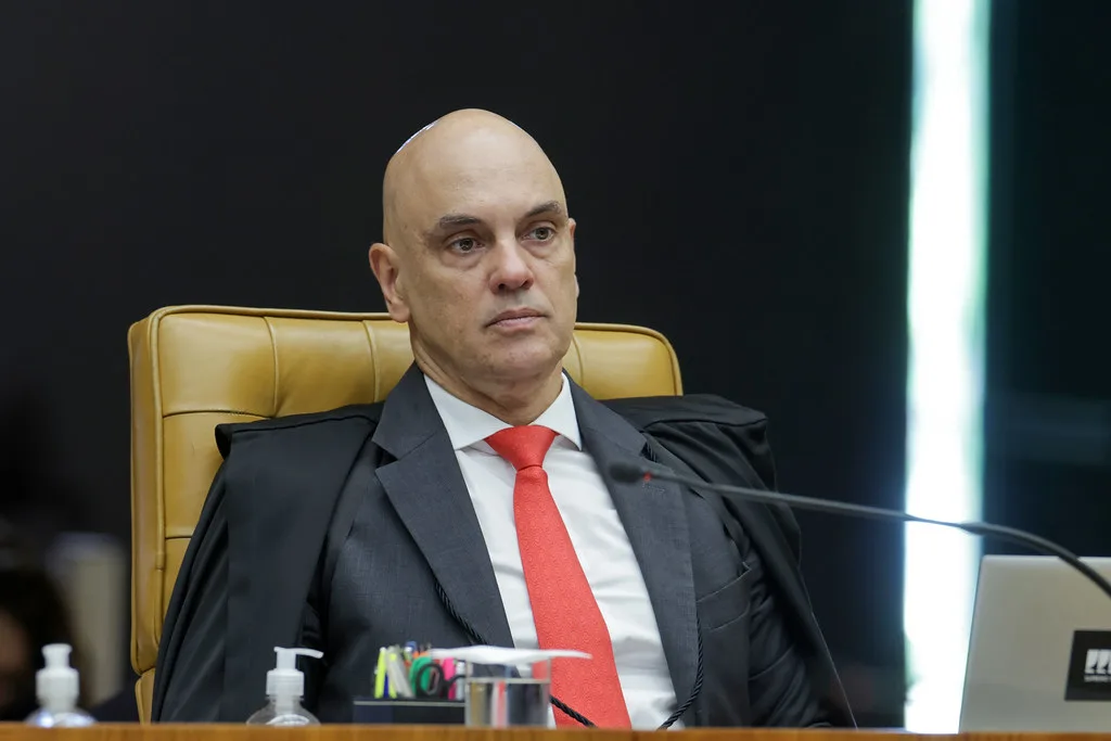 Ministro Alexandre de Moraes durante sessão plenária do Supremo Tribunal Federal