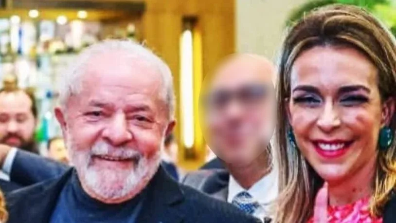 Lula posa ao lado da lobista Roberta Luchsinger em foto pública usada para confrontar a fala do presidente no Jornal Nacional