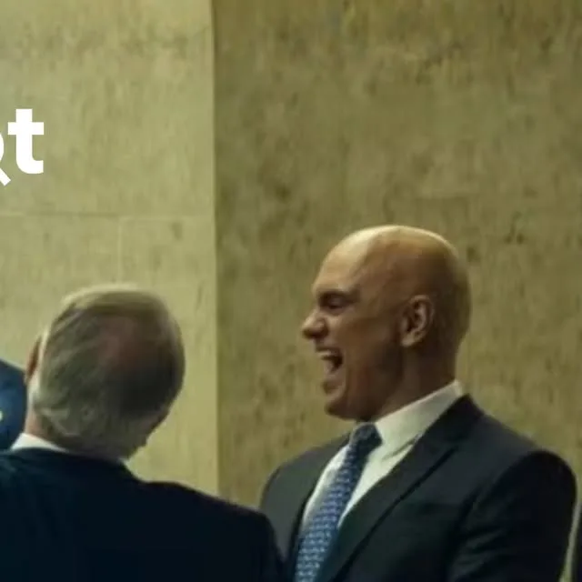 Alexandre de Moraes aparece sorrindo após sessão plenária do Supremo Tribunal Federal