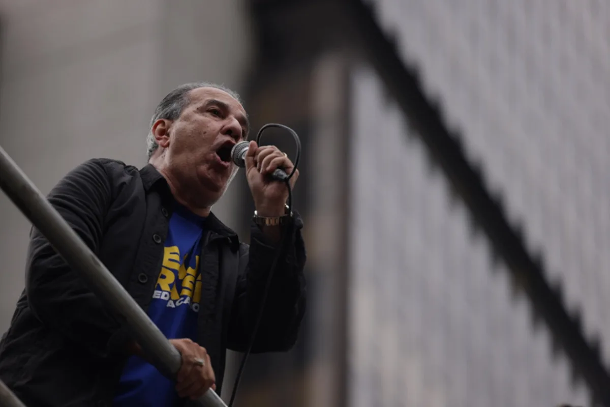 Silas Malafaia discursa durante manifestação na Avenida Paulista