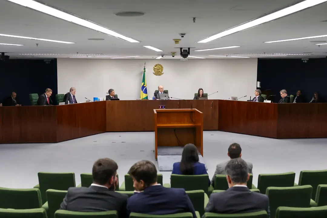 Luiz Fux e André Mendonça durante sessão da Segunda Turma do Supremo Tribunal Federal