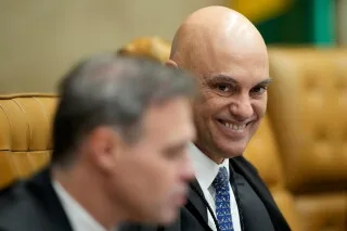 Alexandre de Moraes e André Mendonça durante sessão do Supremo Tribunal Federal