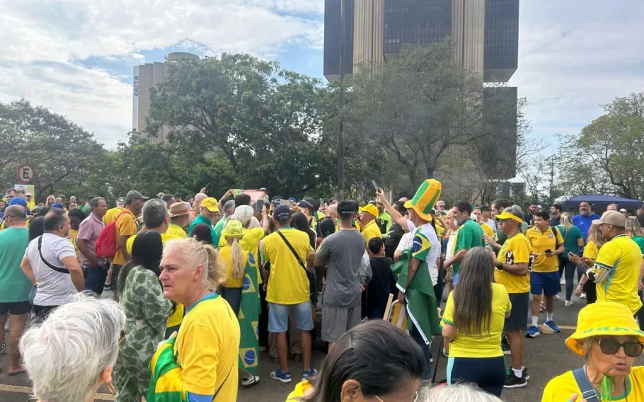 Manifestantes pedem saída de Moraes em ato em Brasília no 7 de setembro