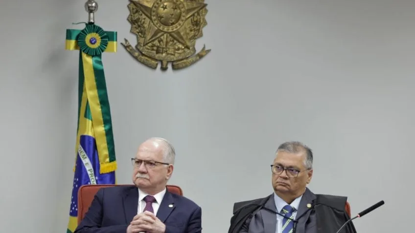 Edson Fachin e Flávio Dino durante sessão do Supremo Tribunal Federal