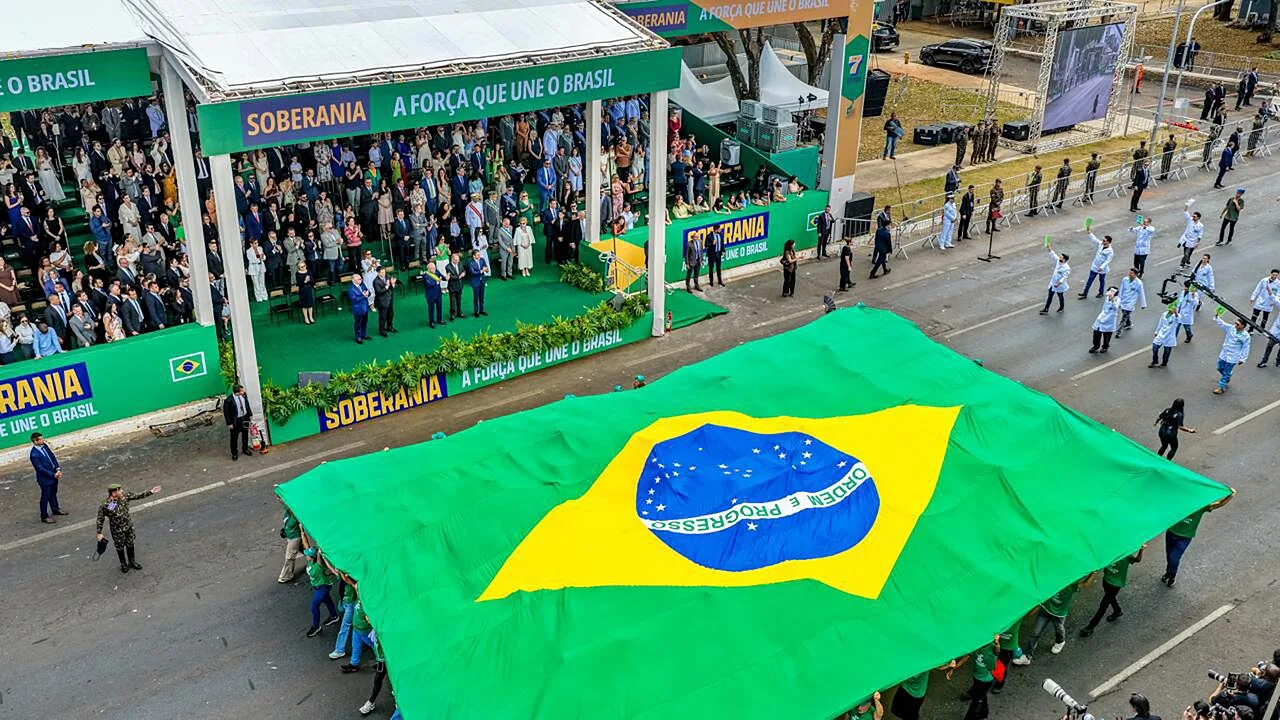 Presidente Luiz Inácio Lula da Silva no desfile cívico-militar de 7 de Setembro de 2026 em Brasília