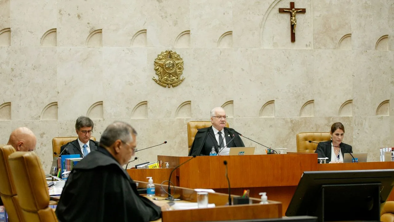 Plenário do STF, onde a sessão de 15/9 pode decidir investigação contra Moraes