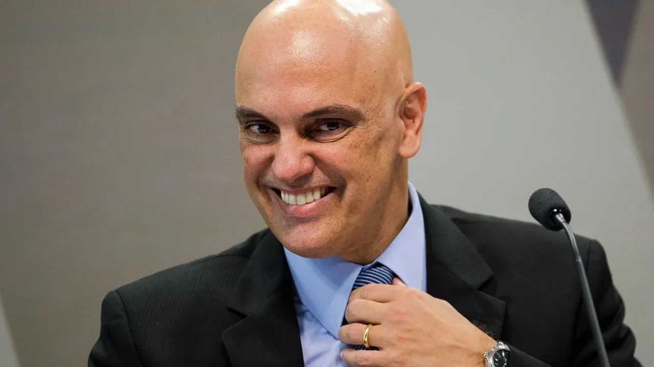 Alexandre de Moraes, alvo da imagem de tornozeleira postada por Jason Miller