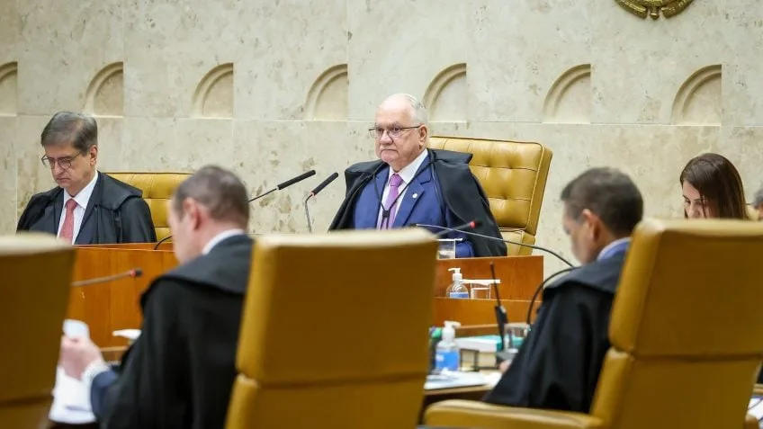 Edson Fachin preside sessão no plenário do Supremo Tribunal Federal