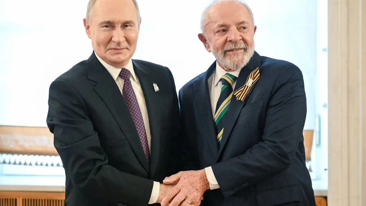 Lula e Vladimir Putin durante encontro no Kremlin