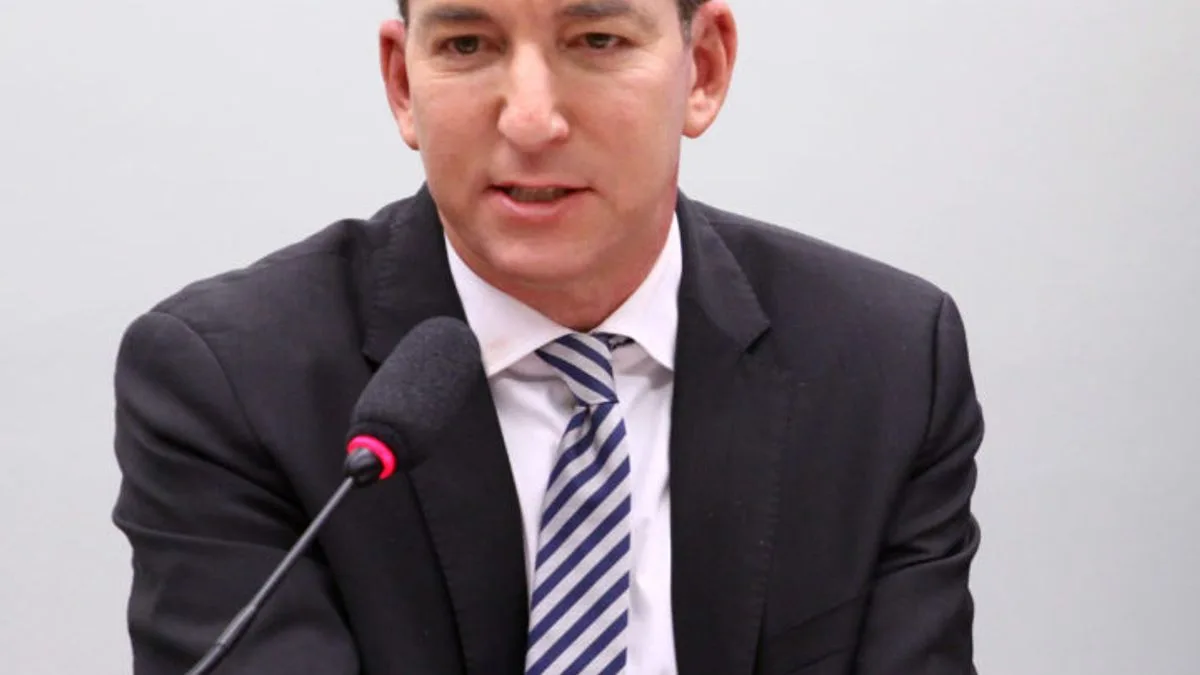 Glenn Greenwald durante entrevista