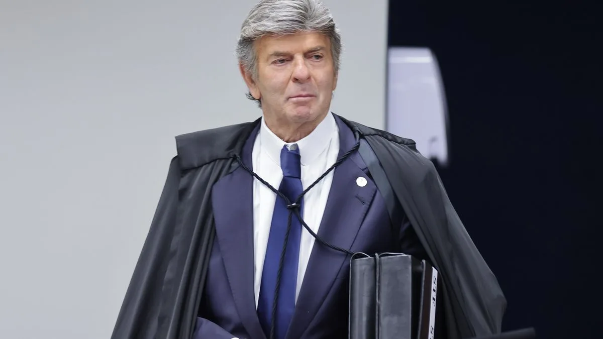 Luiz Fux deixa sessão do Supremo Tribunal Federal