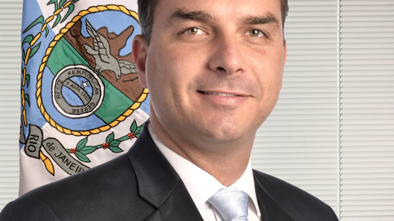 Senador Flávio Bolsonaro, apontado pelo Datafolha na migração da terceira via