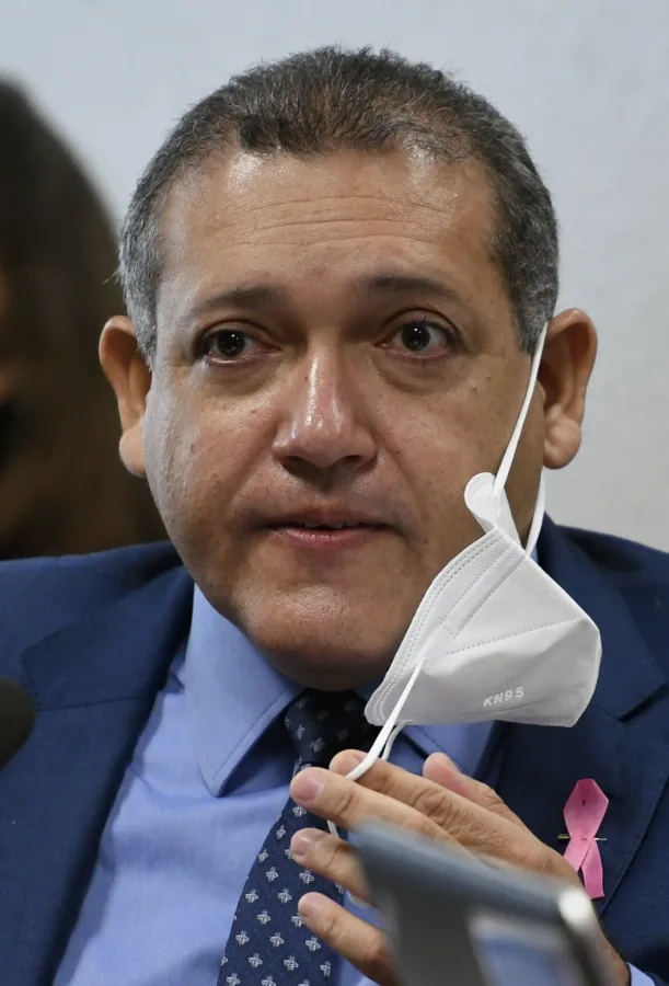 NUNES MARQUES TIRA DO AR O JINGLE “FOI O FLÁVIO BOLSONARO”