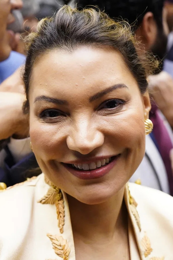 JANJA DIRIGIA QUANDO OVOS ATINGIRAM O CARRO PERTO DE ATO DE LULA
