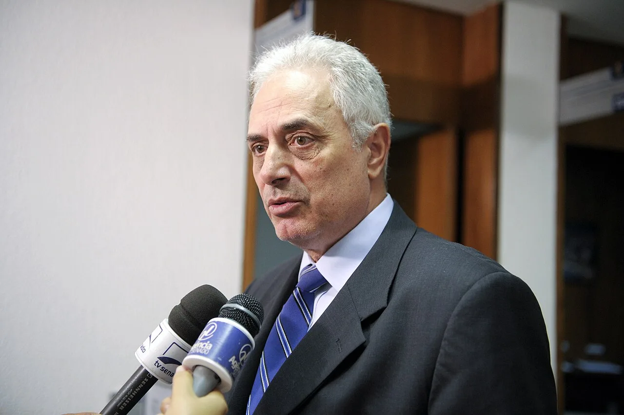 WAACK CONCORDA COM BARRETO QUE A ALA DO STF DECIDE PELA FORÇA