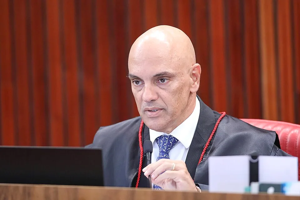 O ministro Alexandre de Moraes em sessão do TSE