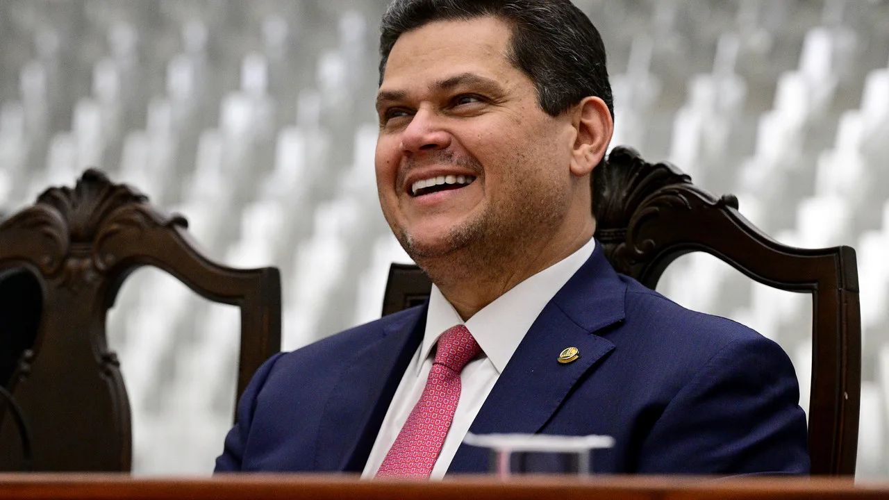 O presidente do Senado, Davi Alcolumbre, em cerimônia em Brasília, em setembro de 2025 (Foto: STJ Notícias/Wikimedia Commons, CC BY 4.0)