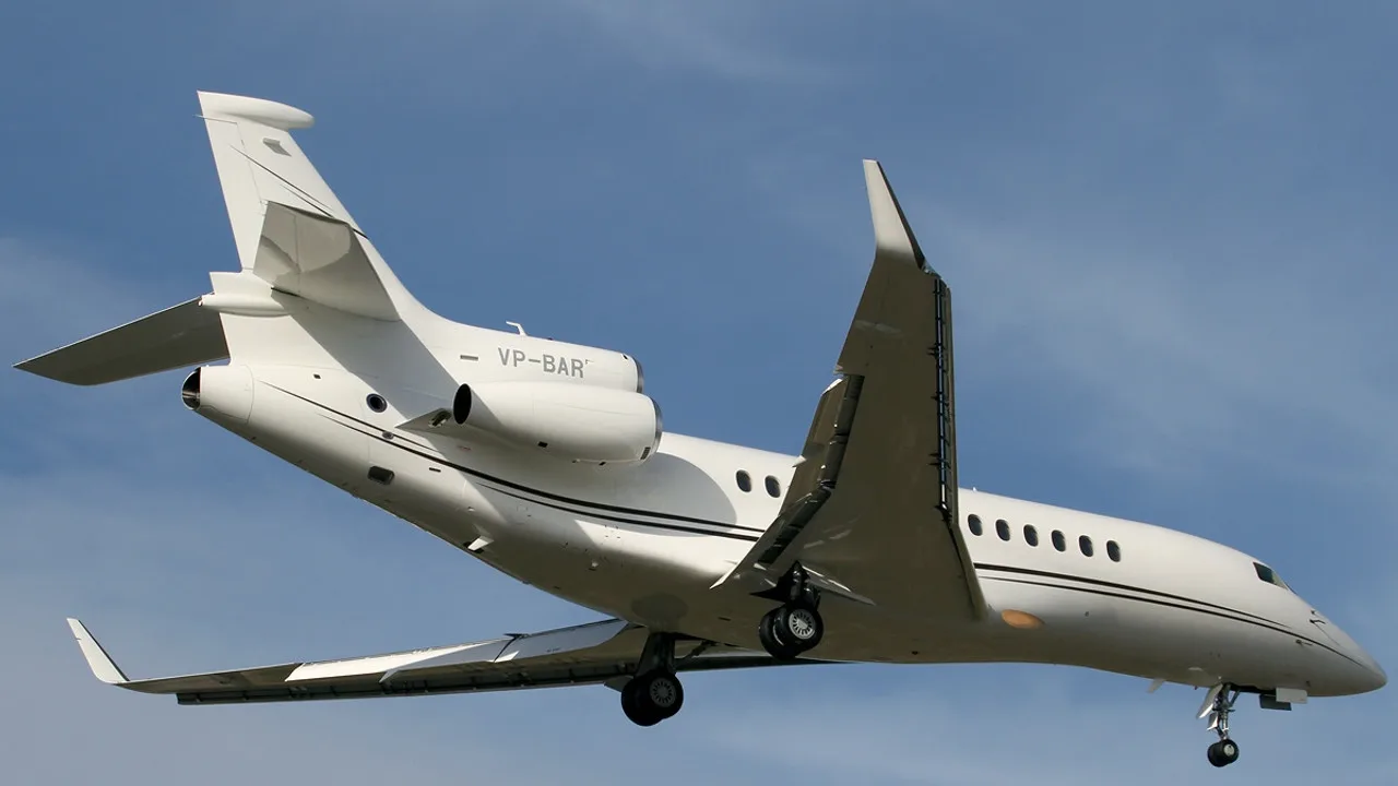 Jato executivo Dassault Falcon 7X em voo, mesmo modelo da aeronave PS-FST, imagem ilustrativa (Foto: Konstantin von Wedelstaedt/Wikimedia Commons, GFDL 1.2)