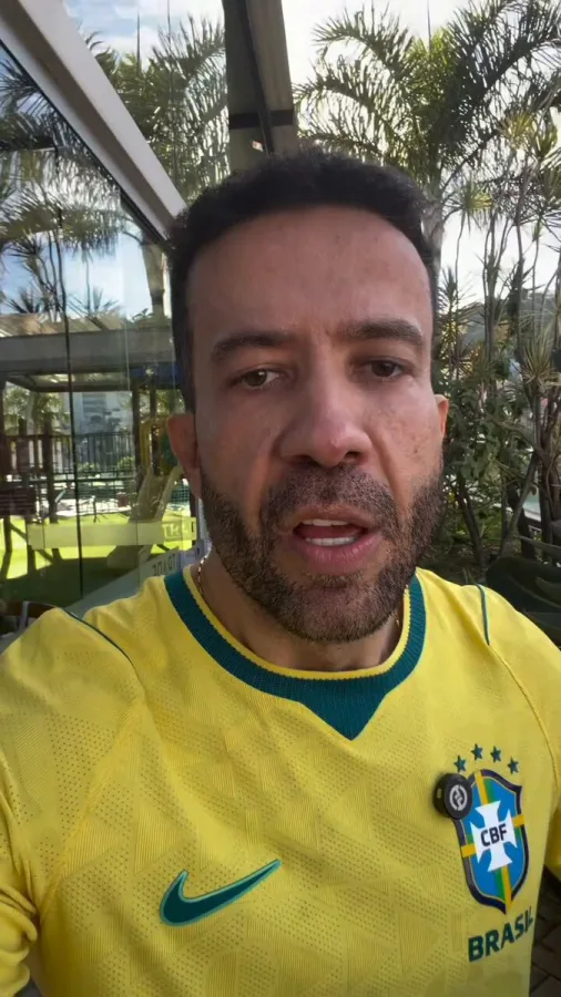 André Janones convoca panelaço