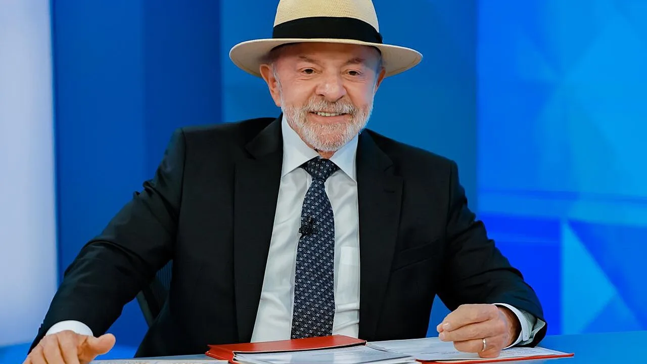 O presidente Lula antes de entrevista ao Jornal Nacional, em 27 de agosto de 2026 (Foto: Ricardo Stuckert, CC BY-SA 4.0, via Wikimedia Commons)